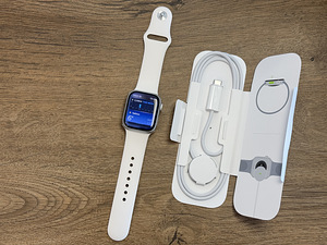Apple Watch Series 9, 41mm, Starlight GPS (2 foto / 3)