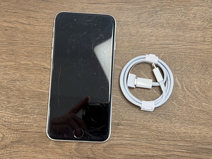 Apple iPhone SE 128gb 2022 3rd gen, White (2 foto / 3)