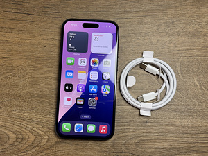 Apple iPhone 15 128gb, Black (1 foto / 3)