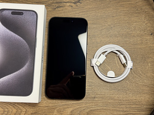 Apple iPhone 15 Pro 128gb, Black Titanium (2 foto / 3)