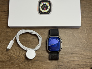 Apple Watch Ultra 1st Gen, 49mm, Titanium Cellular + GPS (1 foto / 3)