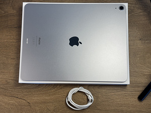 Apple iPad Air 13" M2 (2024) 128gb, Wifi Space Grey (3 foto / 3)