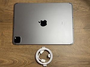 Apple iPad Pro 11" M1 (2021) 256gb, Wifi + 5G, Space Grey (3 foto / 3)