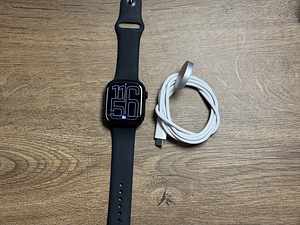 Apple Watch Series 10, 46mm, Jet Black GPS (1 foto / 3)