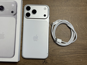 Apple iPhone 17 Pro Max 256gb, Silver (3 foto / 3)