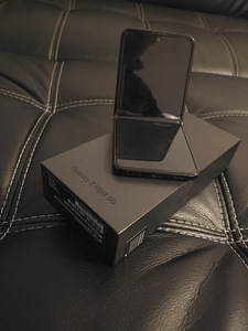 Samsung z Flip 3 (4 foto / 4)