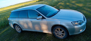 Subaru Legacy 2005 2.5 мануал (4 фото из 10)
