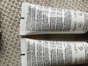 Uriage Bébé 1st Cradle Cap Care Cream Rahustav kreem (4 foto / 4)