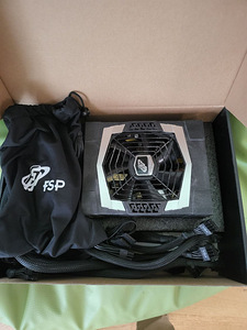 Aurum PT Series 1200W PSU - Modulaarne Toiteplokk - 80 PLUS® (1 foto / 3)