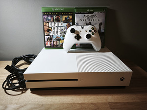 Xbox one S 1TB + pult + 2 mängu (2 foto / 2)