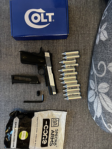 Colt rail gun two tone airsoft (3 foto / 3)