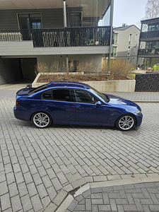 BMW 330i M-pakett (6 foto / 10)