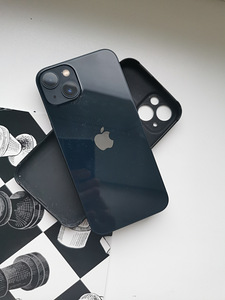 iPhone 13 черный/розовый (3 фото из 4)