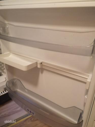 Встроенный холодильник Whirlpool (фото #1)