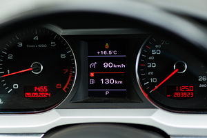 Audi A6 2.0 125kW (8 foto / 9)