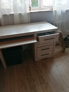 Письменный стол (3 фото из 3)