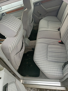 Мерседес Бенц 300D (7 фото из 9)