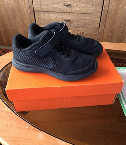 Nike кроссовки р.33 (2 фото из 2)