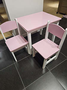 Roosa laste laud + 2 tooli (1 foto / 1)