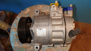 VW kliimaseadme kompressor (2 foto / 2)