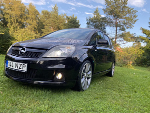 Opel Zafira OPC (4 foto / 10)