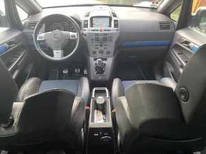 Opel Zafira OPC (6 foto / 10)