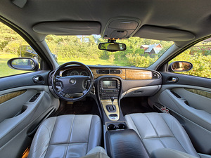 Jaguar S-Type (3 foto / 4)