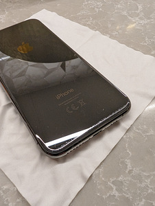 Apple iPhone XS 64GB (2 foto / 3)