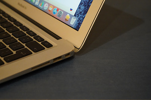 MacBook Air 13" (Late 2010) (3 foto / 3)