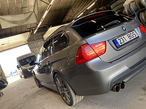 BMW E91 320d 135kw 2011 (2 фото из 14)