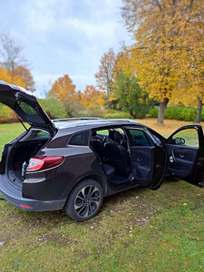 RENAULT MEGANE 2016 (3 фото из 10)