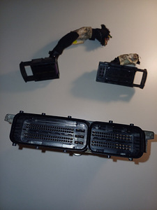 2011 AUDI Q7 ECM PCM ECU 4L0910551A (Bensiin/Gas) kompuuter (5 foto / 8)