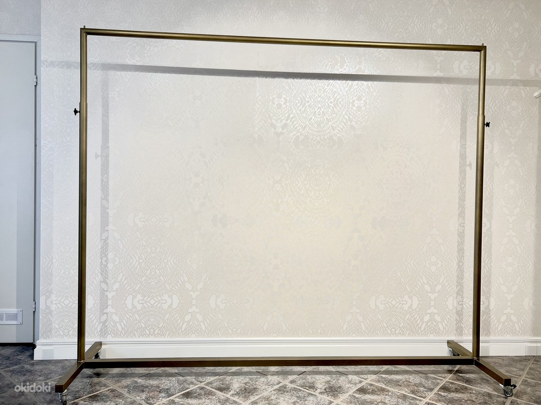 Прочная платяная штанга 150 x 153-205 - Tallinn, Для магазина – okidoki