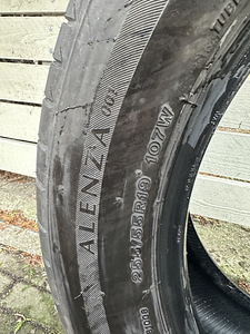 Kasutatud suverehvid maasturile 255/55 R19 107W (3 foto / 6)