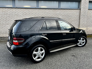 Mercedes Benz ML320 2006 228k km (3 foto / 11)