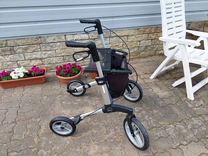 Rollaator, rulaator, käimisraam (1 foto / 1)