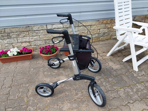 Rollaator, rulaator, käimisraam