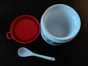 Villeroy & Boch laste termos koos lusikaga ja tass (5 foto / 5)