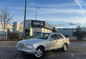 Mercedes-benz c180 (1 foto / 4)