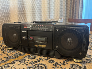 Sharp Boombox (1 foto / 2)