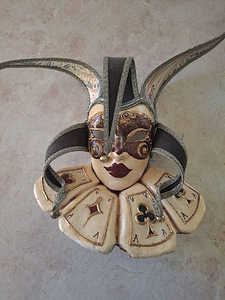 Autoritehtne käsitsi valmistatud Veneetsia mask (1 foto / 2)