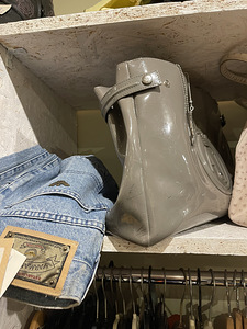 Versace vest, Armani teksad, Moschino püksid (7 foto / 7)