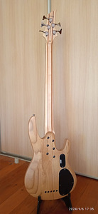 ESP LTD B205SM Natural Satin LH 5-струнная бас-гитара для левой руки. (6 фото из 10)