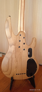 ESP LTD B205SM Natural Satin LH 5-струнная бас-гитара для левой руки. (7 фото из 10)