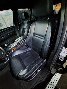 BMW X5 E70 (8 foto / 10)