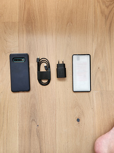 Samsung Galaxy S10+ (1 фото из 2)