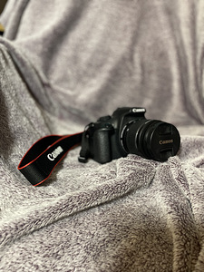 Canon EOS 1200D + 18-55mm (2 foto / 4)