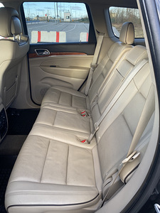 Jeep Grand Cherokee (7 foto / 9)