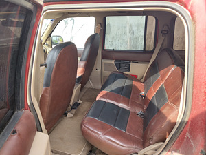 Ford Explorer (2 фото из 9)