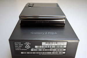 Продается SAMSUNG Galaxy Z Flip4 (5 фото из 7)